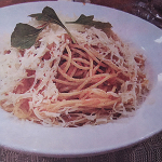 Спагетти с тунцом в соусе